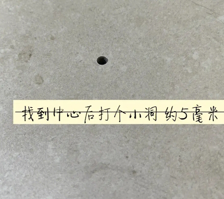 万宁瓷砖空鼓维修公司专业解答在瓷砖铺贴过程中，如果砂料搅拌不均匀，将会带来以下问题
